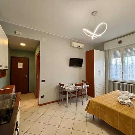Amati Policlinic Apartamento *