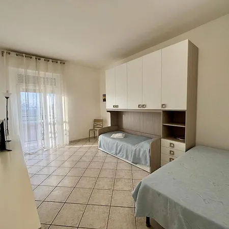 Amati Policlinic Apartamento *